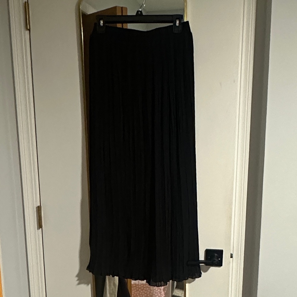 SHEIN Elegant Black Pleated Skirt